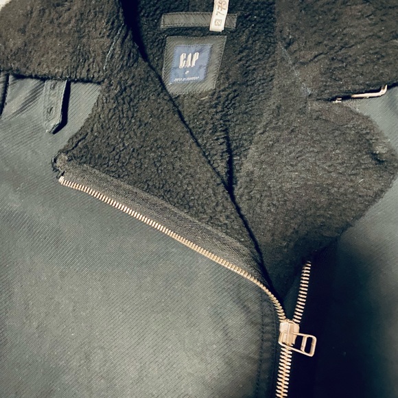 Gap jacket for sale very good condition was dry cleaned - Picture 4 of 4
